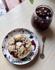 Muffin with Ice Coffee