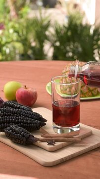 Chicha Morada: Traditional Andean Drink with Fresh Ingredients
