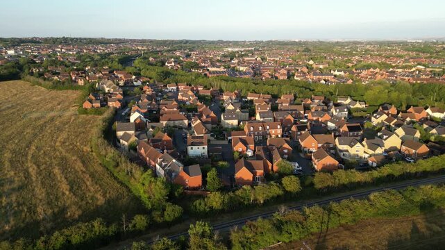 Aerial video of Oakhurst, Haydon end, Swindon