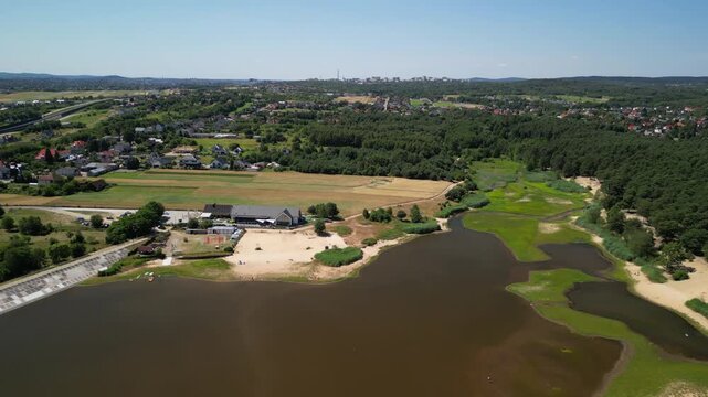 Kielce - Cedzyna - Polska - zalew niedaleko Kielc w G&oacute;rach Świętokrzyskich nagrany dronem