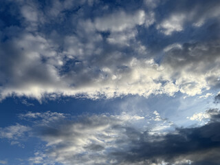 Obraz premium Clouds sky cloudscape weather cloudy heaven Cloud summer sunlight horizon day white atmosphere beauty light freedom environment dawn Himmel Sonnenuntergang Wolken Sonne Sommer bewölkt Gewitter