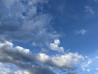 Obraz premium Clouds sky cloudscape weather cloudy heaven Cloud summer sunlight horizon day white atmosphere beauty light freedom environment dawn Himmel Sonnenuntergang Wolken Sonne Sommer bewölkt Gewitter