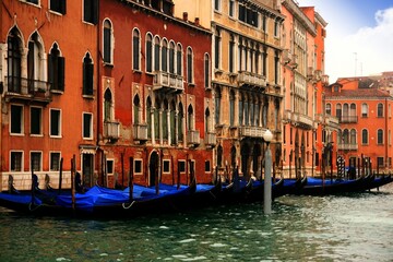 Obraz premium Palaces and stately buildings along the Grand Canal in Venice, Italy.