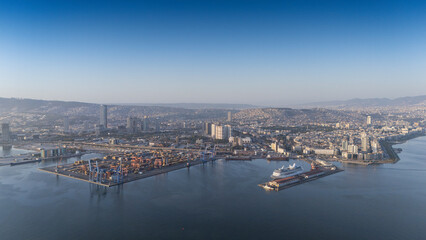 Obraz premium A magnificent morning view of Alsancak, izmir. Good morning izmir, Turkey. Aerial shot.