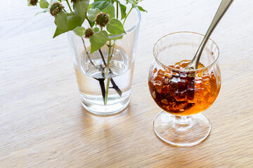 アールグレイのゼリー,クラシカルなグラス,ミント,夏