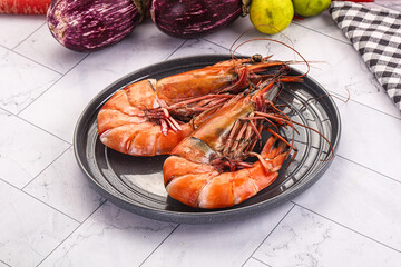 Boiled big king tiger prawn