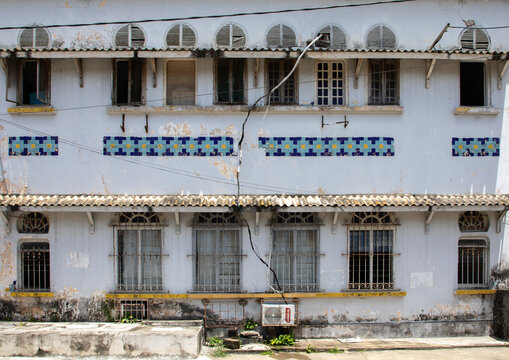 Old french colonial building formerly the Banque Centrale Africaine in the UNESCO world heritage area, Sud-Como&eacute;, Grand-Bassam, Ivory Coast