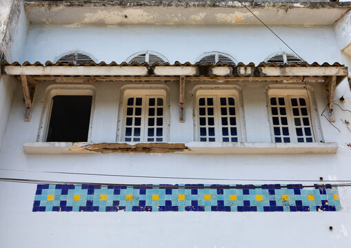 Old french colonial building formerly the Banque Centrale Africaine in the UNESCO world heritage area, Sud-Como&eacute;, Grand-Bassam, Ivory Coast