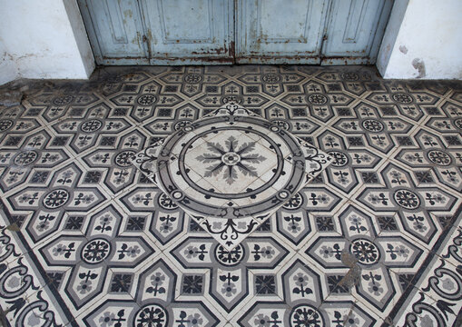 French tiles in the former banque centrale africaine, Sud-Como&eacute;, Grand-Bassam, Ivory Coast