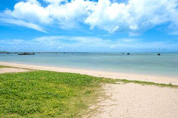 日本の渚百選に選定されている「佐和田の浜」