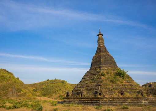 Laung bwann brauk pagoda, Mrauk u, Myanmar