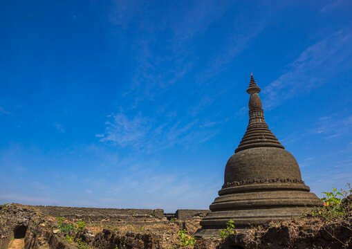Kothaung temple, Mrauk u, Myanmar
