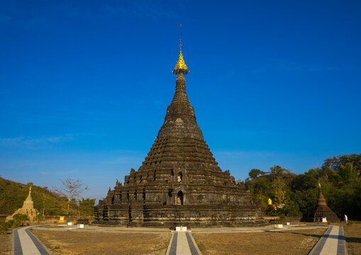Sakyamanaung paya temple, Mrauk u, Myanmar
