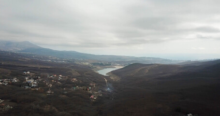 Fototapeta premium reservoir in mountains in winter
