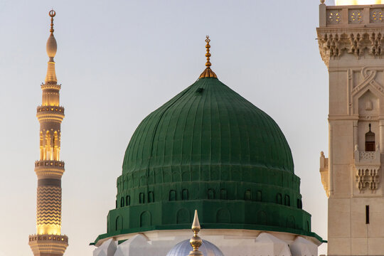 Green Dome Close up - Prophet Mohammed Mosque, Al Masjid an Nabawi.