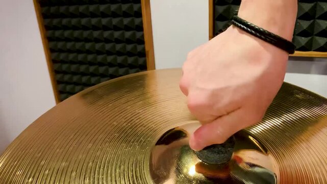 Drum Set Hi-Hat setup Tuning .Drummer's Hand Winds Fastens Cymbal High-Hat