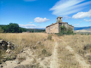 Iglesia del pueblo abandonado de Aldealcardo (Soria) 
