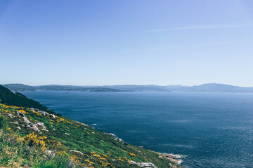 Fototapeta premium view of the coast of the atlantic spanish ocean on sunny day galicia