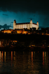 Fototapeta premium Miasto nocą