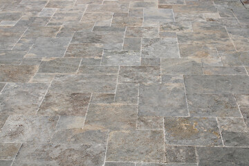 Dallage en pierre naturelle, terrasse en travertin