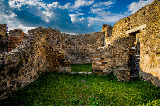 Exploring the Scenic Ruins of Pompeii in Spring
