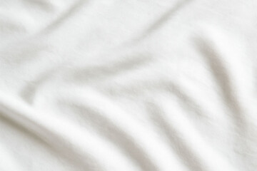 Obraz premium Soft white fabric with gentle folds and subtle shadows