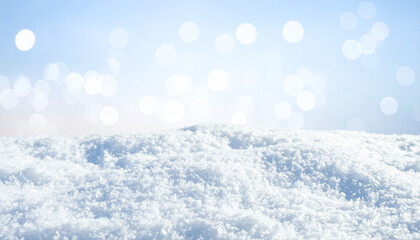 Naklejka premium Winter Wonderland: A pristine, snow-covered landscape glistens in the soft, ethereal glow of a bright, frosty day, creating a magical scene.