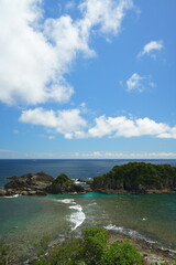 Fototapeta premium 丘の上から見る海の景色