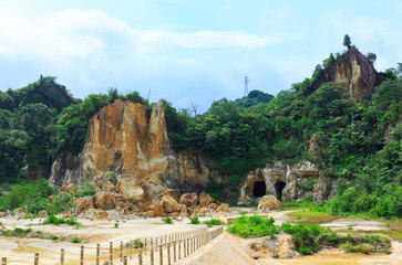 佐賀県有田の泉山磁石場（国指定史跡）