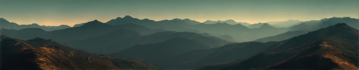 Obraz premium Misty mountain range panorama (1)