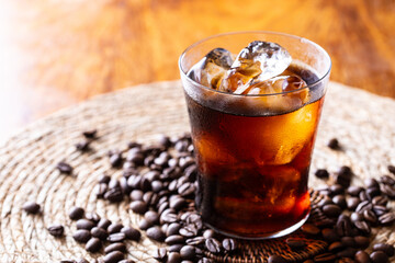 アイスコーヒーとコーヒー豆