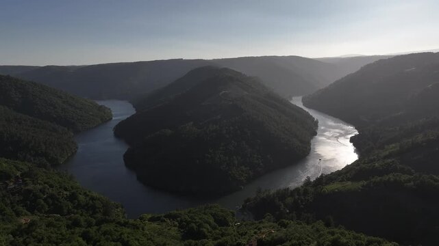 Praia da Coba y R&iacute;o Mi&ntilde;o en Riberia Sacra, Galicia