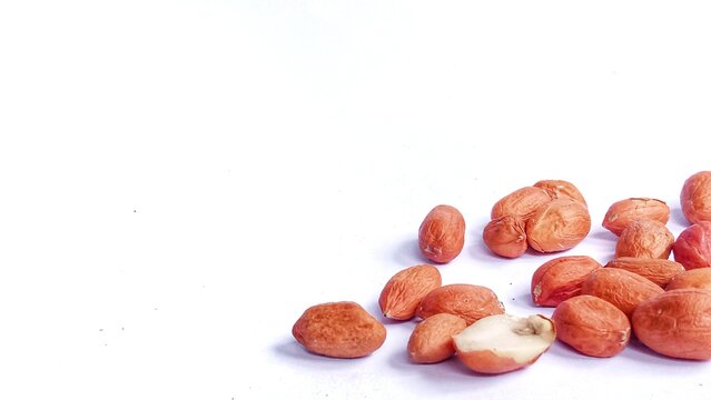 Peanuts, loyal friends of peanut cakes, peanut crackers, fried peanuts (onion or cashew), ampyang, kribo peanuts, egg peanuts, peanut sauce