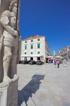 Stradun amd Orlando's Column, Dubrovnik, Dalmatia, Croatia