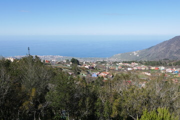 Fototapeta premium Blick nach La Orotava und Meer auf Teneriffa