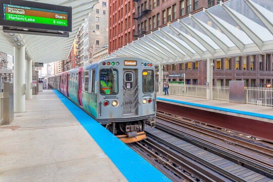 View of Loop train at station, Downtown Chicago, Illinois