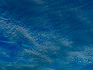 Bizarrer Wolkenhimmel