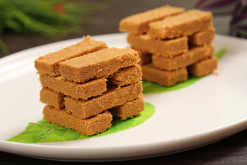 Chinese cuisine, Cantonese cuisine, Yipin Egg Crispy