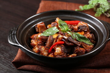 Chinese cuisine, Cantonese cuisine, three cups of pork ribs