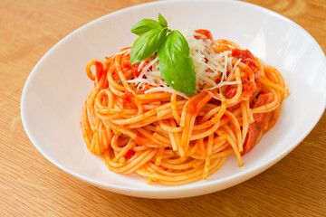Spaghetti with tomato sauce