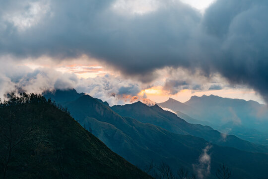 Momring sunrise from kolukumali, with beautiful couds