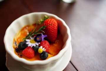 cheesecake with strawberries