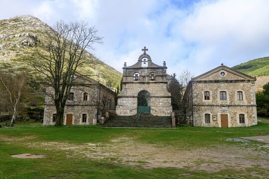 Facade of Santuario de Nuestra Sra del Brezo in Palencia