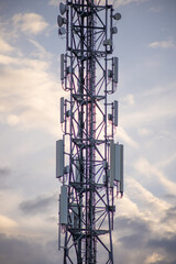 słup telekomunikacyjny, WiFi z antenami 