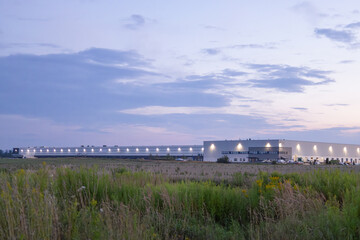 Nowoczesny magazyn logistyczny, Centrum logistyczne