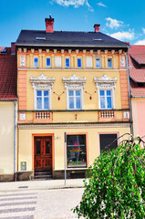 Dolnośląskie, średniowieczne miasto Wleń.Piękna kamienica w rynku. © Pol Badger