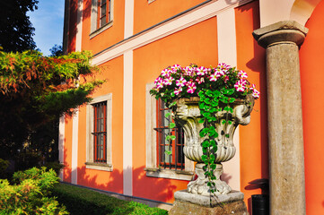 Fototapeta premium Pałac we Wleniu (niem. Schloss Kleppelsdorf) – zabytkowy Pałac książęcy wybudowany został w XVI w.