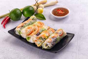 Vietnamese spring roll with prawn
