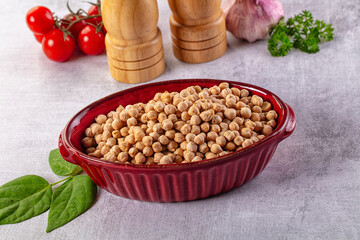 Raw dry chickpea in the bowl