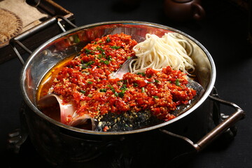 Chinese food, Cantonese food, Lo mein with fish head and chopped pepper